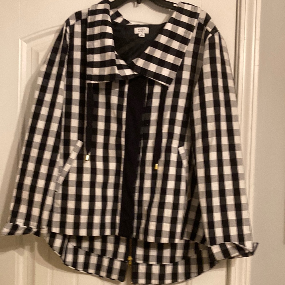 Women's Black and White Checkered caped Jacket